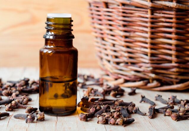 Aromatherapy instructions prefer clove bud oil